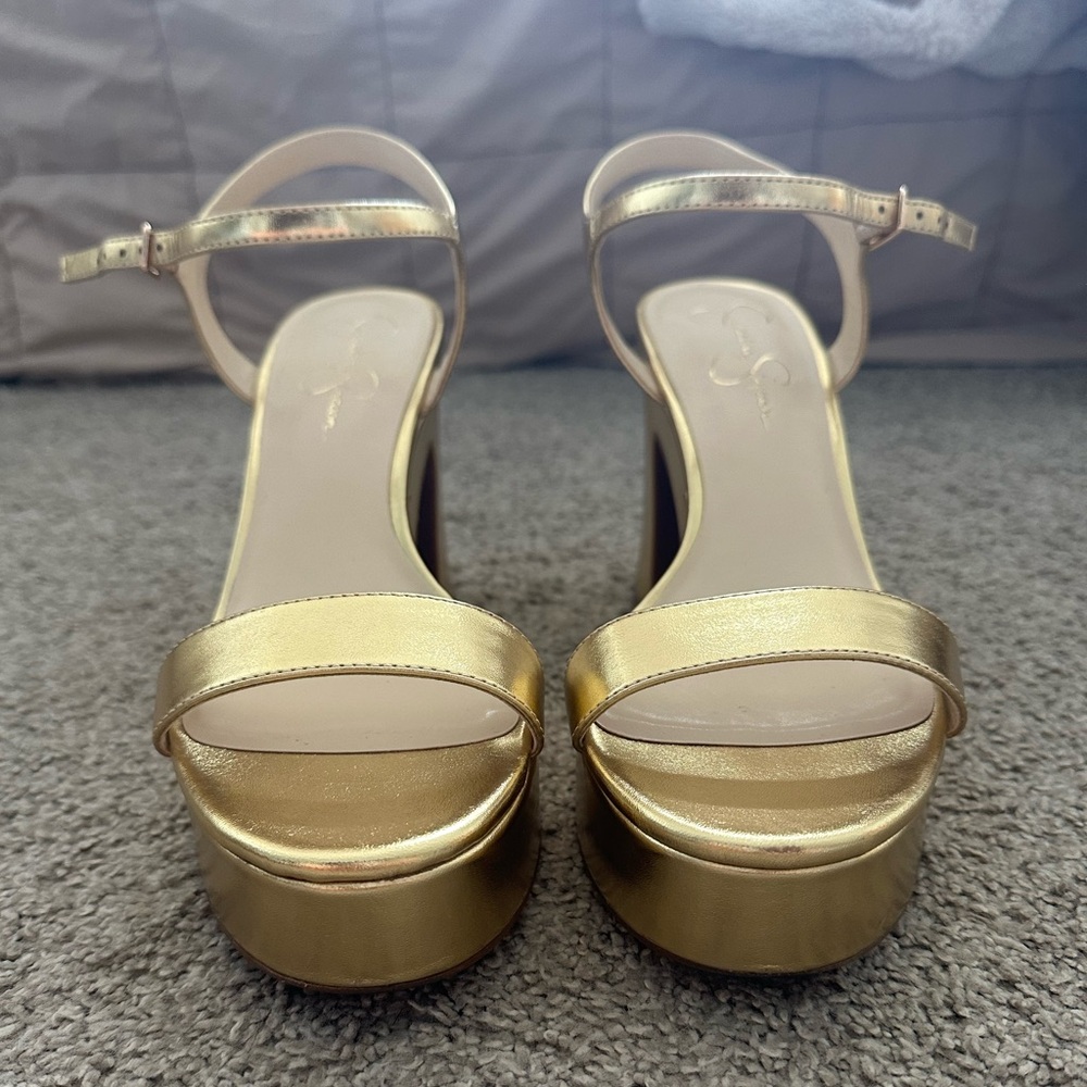 Cute gold chunky heels!